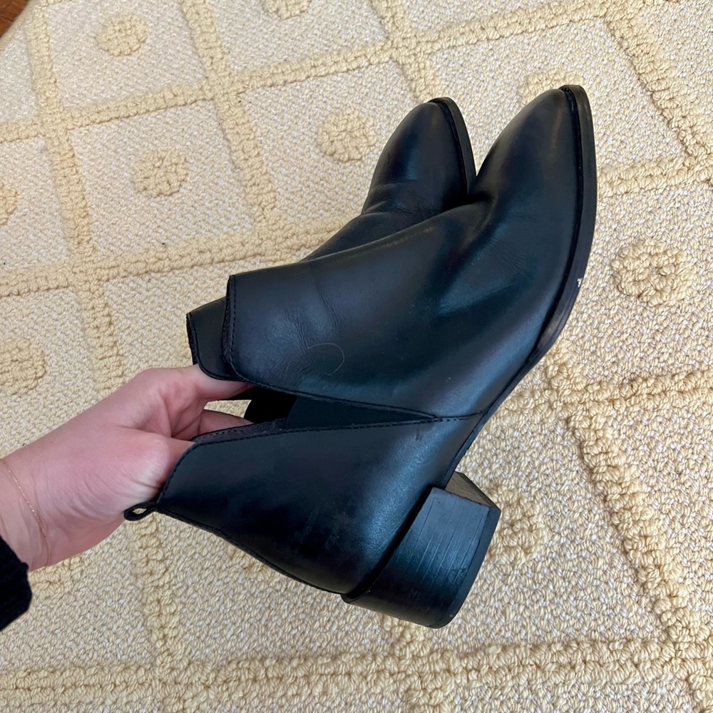 Seychelles Black leather booties women’s size 10
